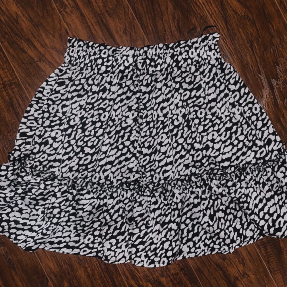 Black & White Cheetah Print Skirt